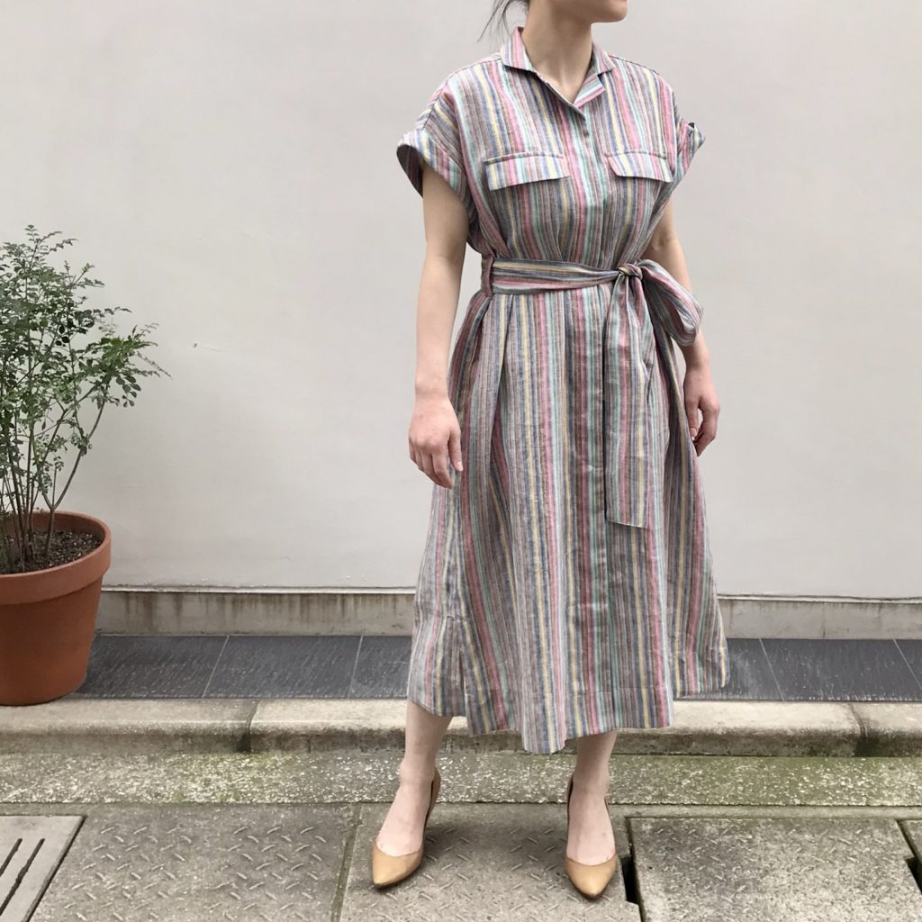 check\u0026stripe トラネコボンボン オープンカラーワンピース - ひざ 