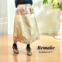 【花柄とゴールドが響き合う、“新しい表情”の一枚】